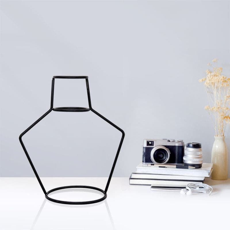 #title##Retro Iron Line Vase | In Home