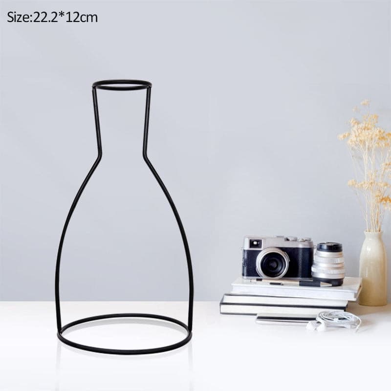 #title##Retro Iron Line Vase | In Home