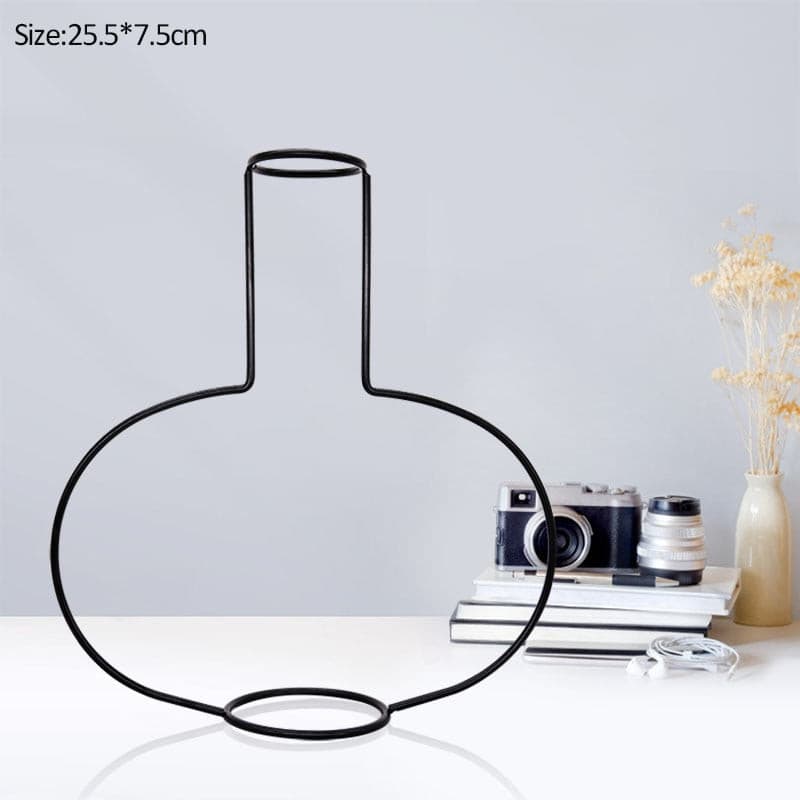 #title##Retro Iron Line Vase | In Home