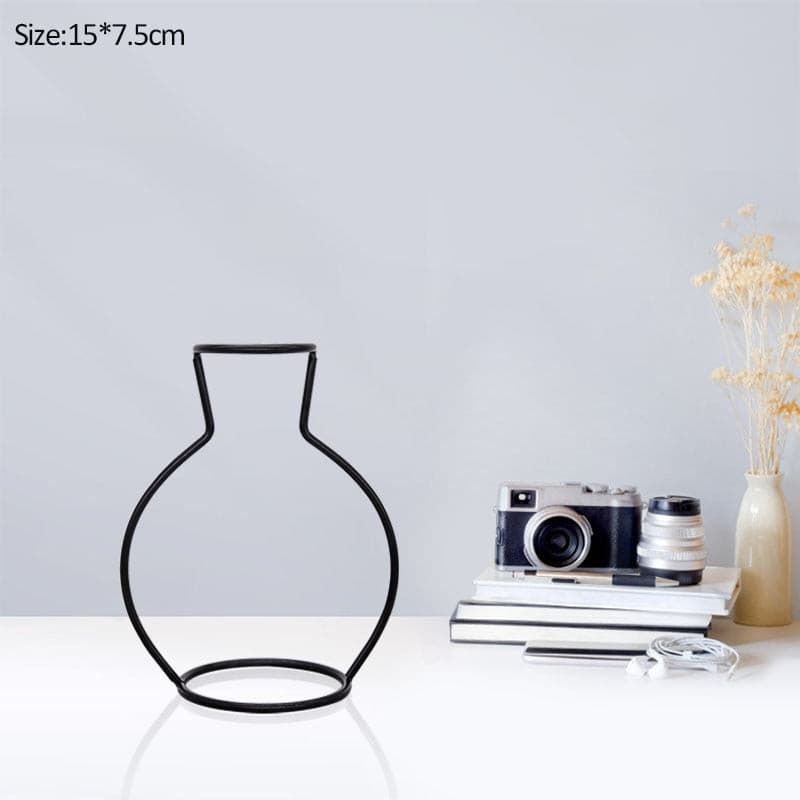 #title##Retro Iron Line Vase | In Home