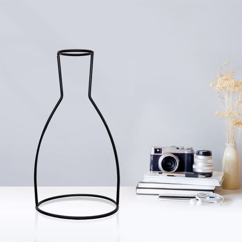 #title##Retro Iron Line Vase | In Home