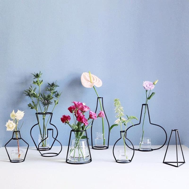 #title##Retro Iron Line Vase | In Home