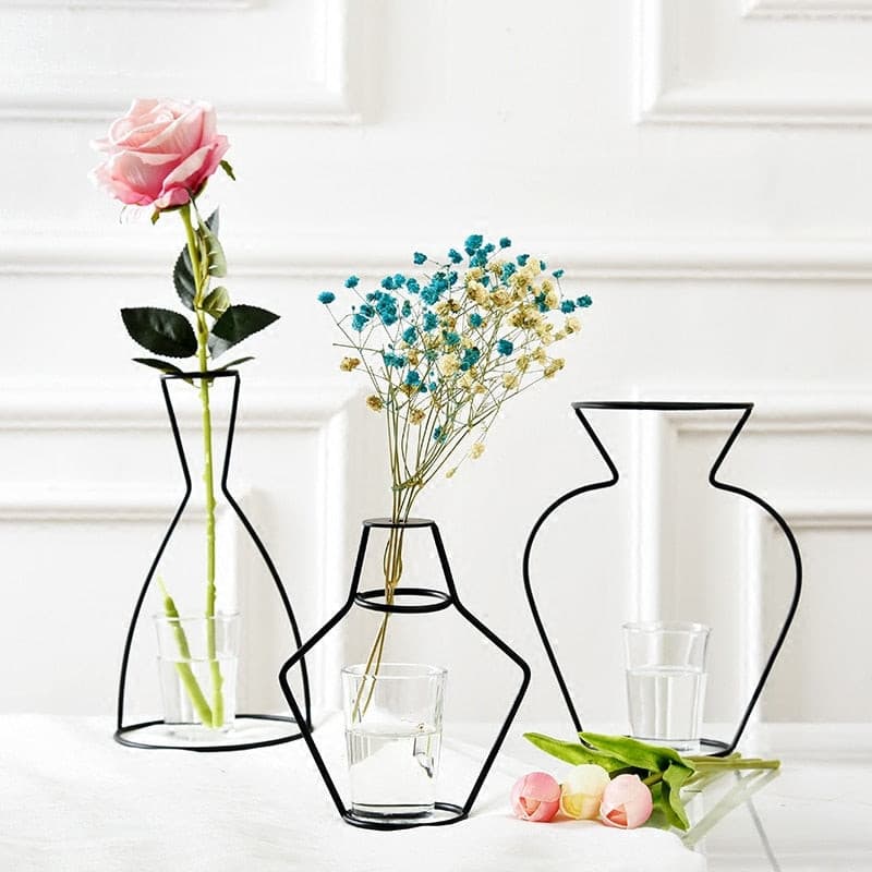 #title##Retro Iron Line Vase | In Home