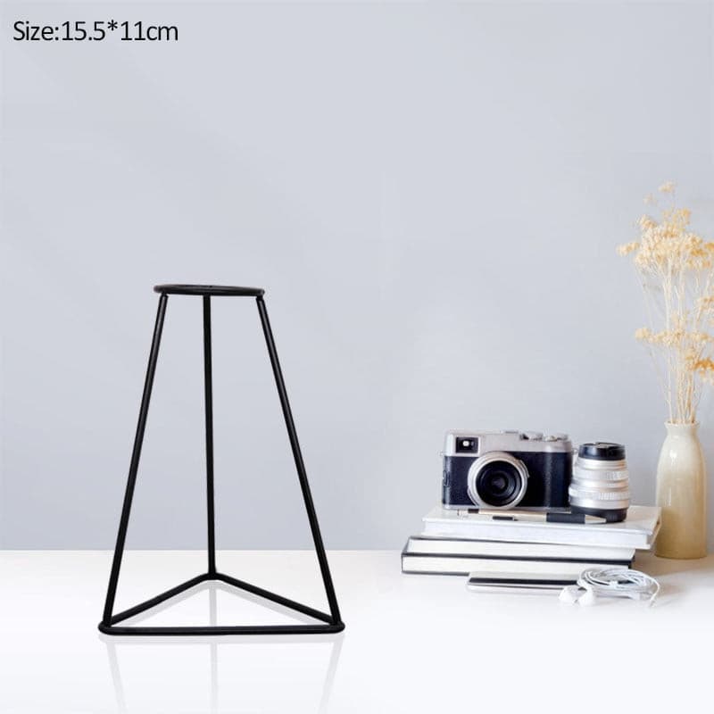 #title##Retro Iron Line Vase | In Home