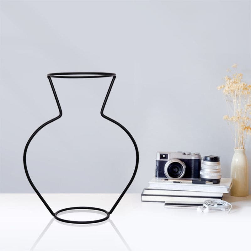 #title##Retro Iron Line Vase | In Home