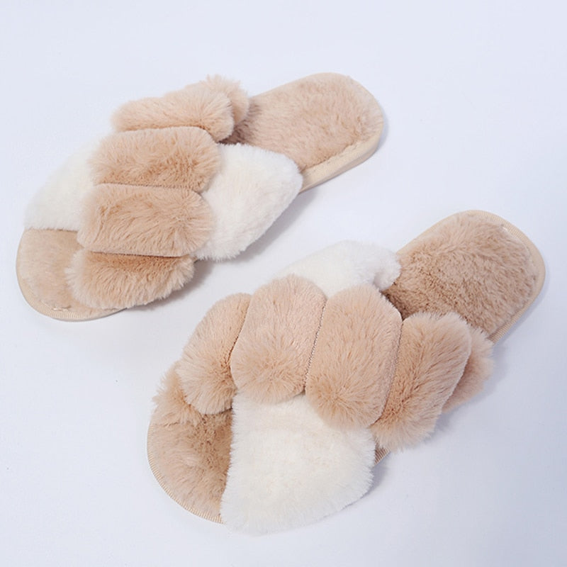 #title##Woman fashion fur slippers | In Home