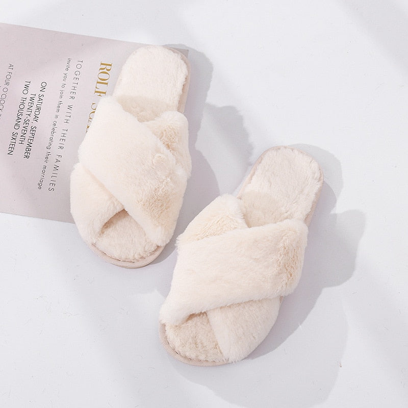 #title##Woman fashion fur slippers | In Home