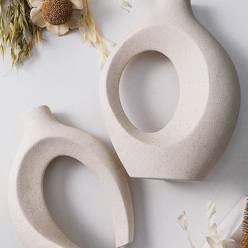 #title##Ceramic Interlock Vase | In Home