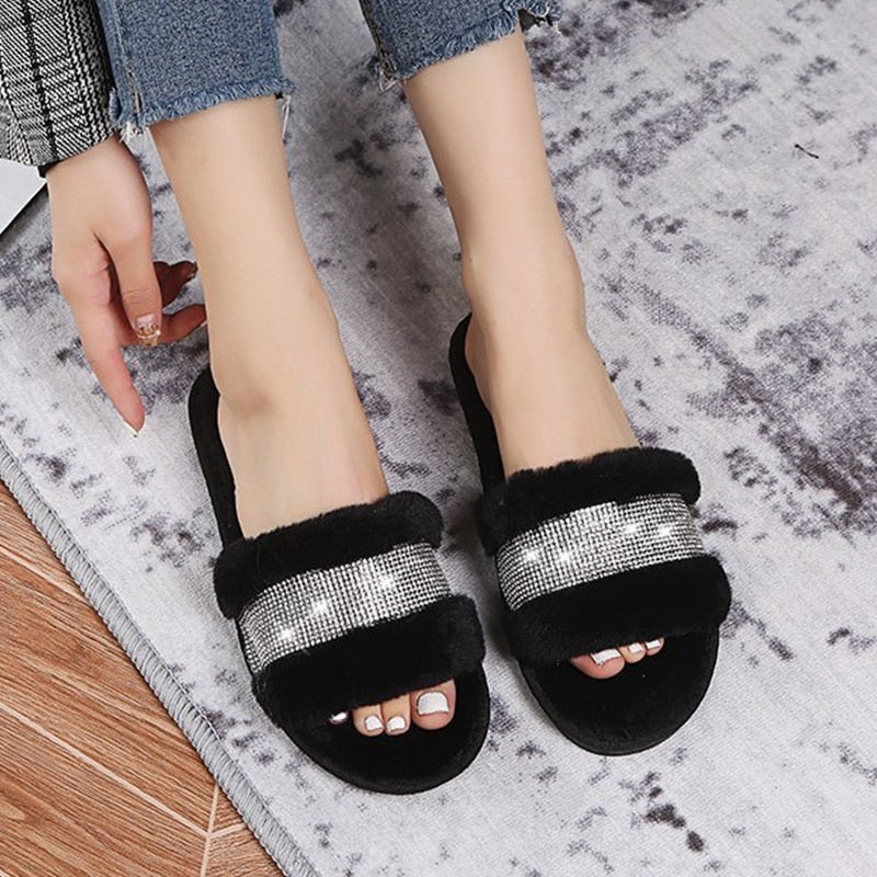 #title##Woman fashion fur slippers | In Home