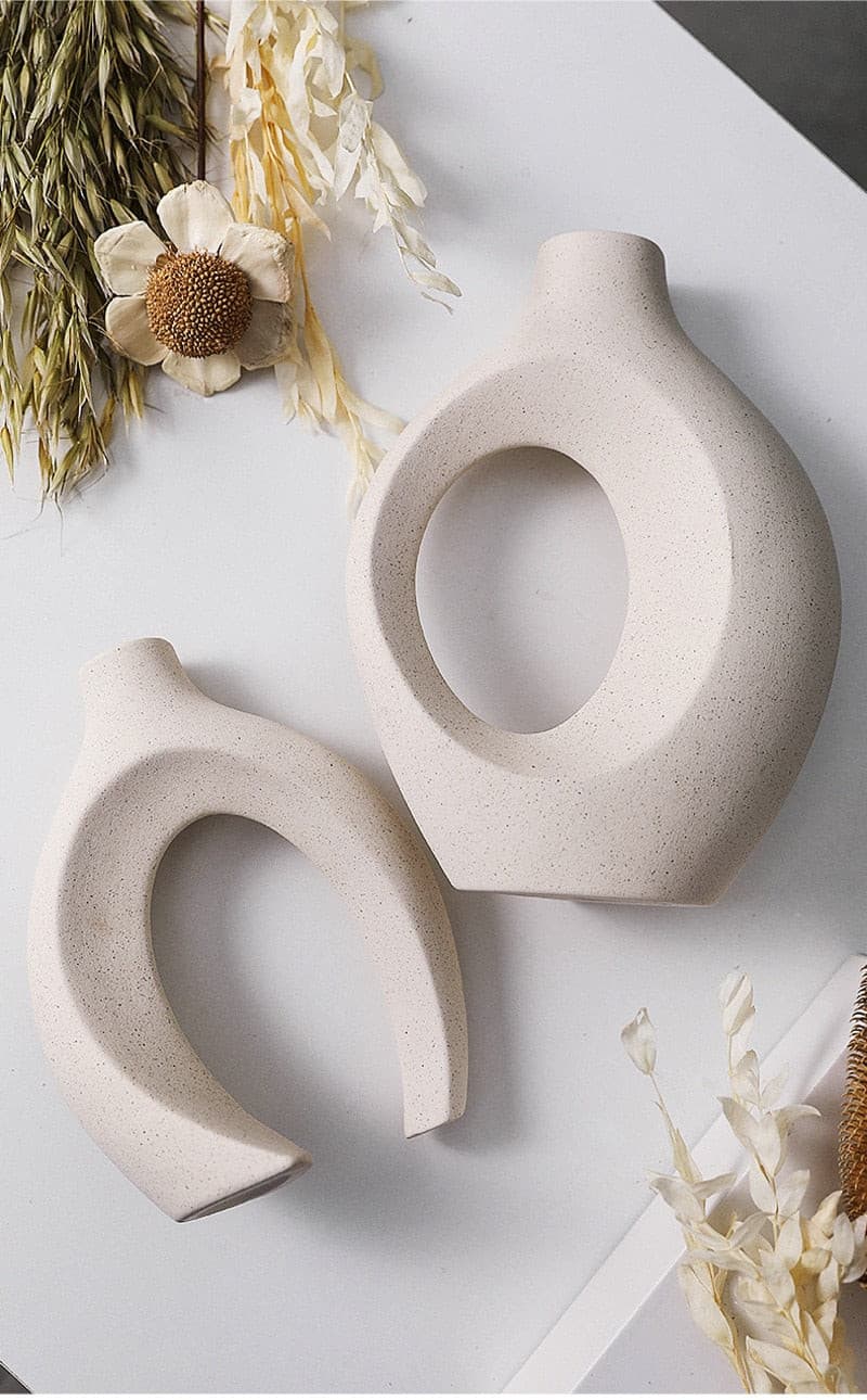 #title##Ceramic Interlock Vase | In Home